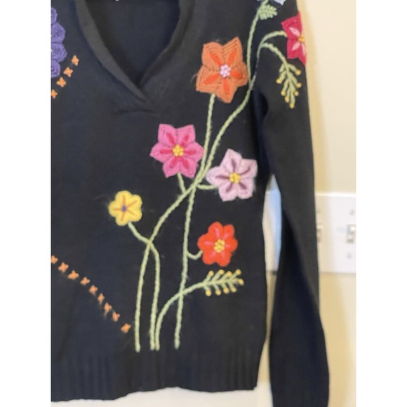 Buffalo By David Button Black Sweater Embroidered Flowers‎ Size Small - Picture 3 of 7